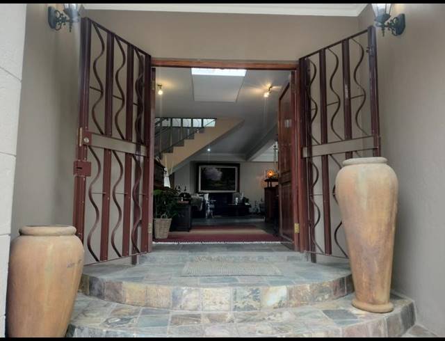 3 BEDROOM HOUSE FOR SALE IN WATERKLOOF RIDGE